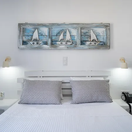 Hotel Iris Naousa (Paros)