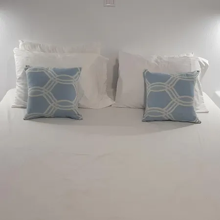 Iris Hotel