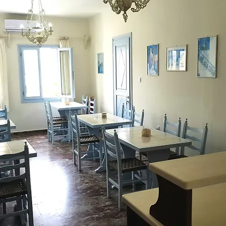 Hotel Iris Naousa (Paros)