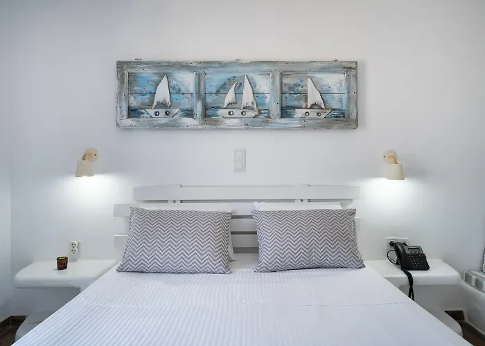 Hotel Iris Naousa (Paros)