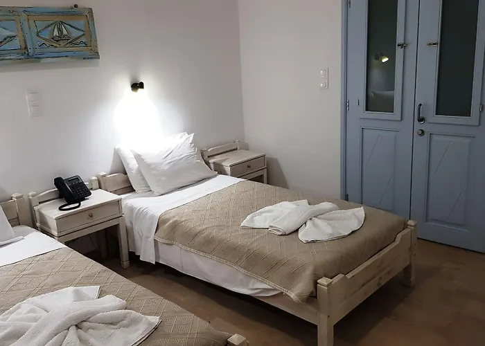 Iris Hotel Naousa (Paros)
