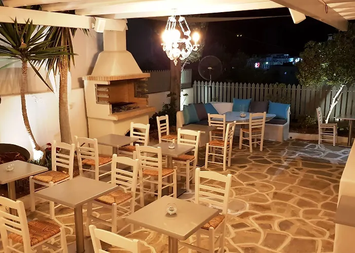 Hotel Iris Naousa (Paros)
